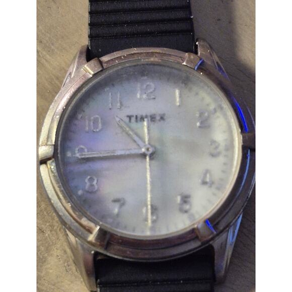 Timex Ladies Watch White Dial Silver Trim New Battery New Band Vintage - Picture 7 of 10